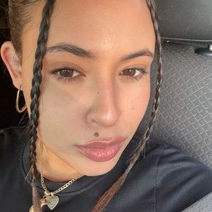 Meet your Posher, Leilani